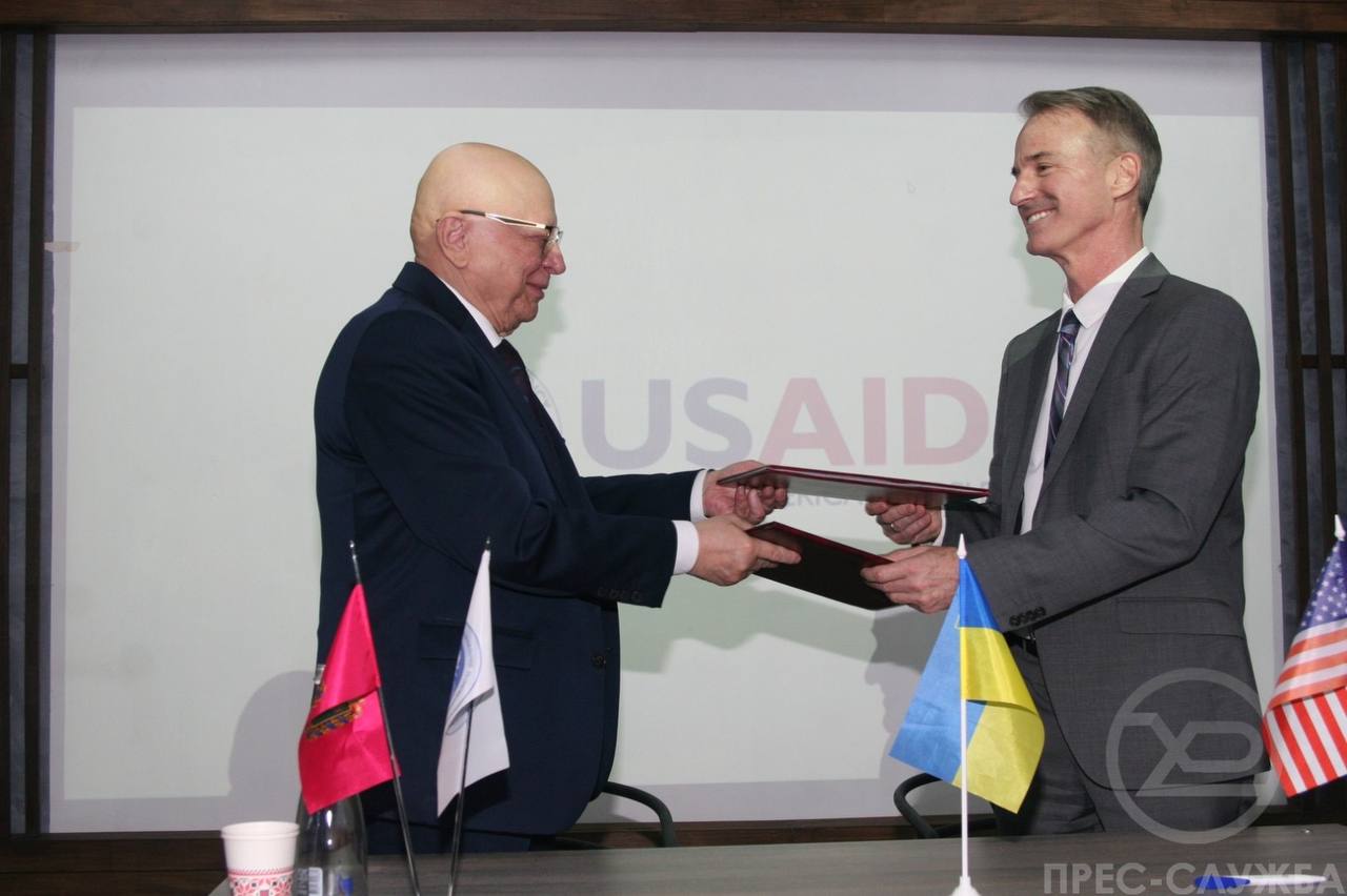Підписання Протоколу про наміри та співпрацю між ХНЕУ ім. С. Кузнеця та компанією DAI Global LLC в рамках проєкту Агентства США з міжнародного розвитку (USAID) «Кібербезпека критично важливої інфраструктури України»