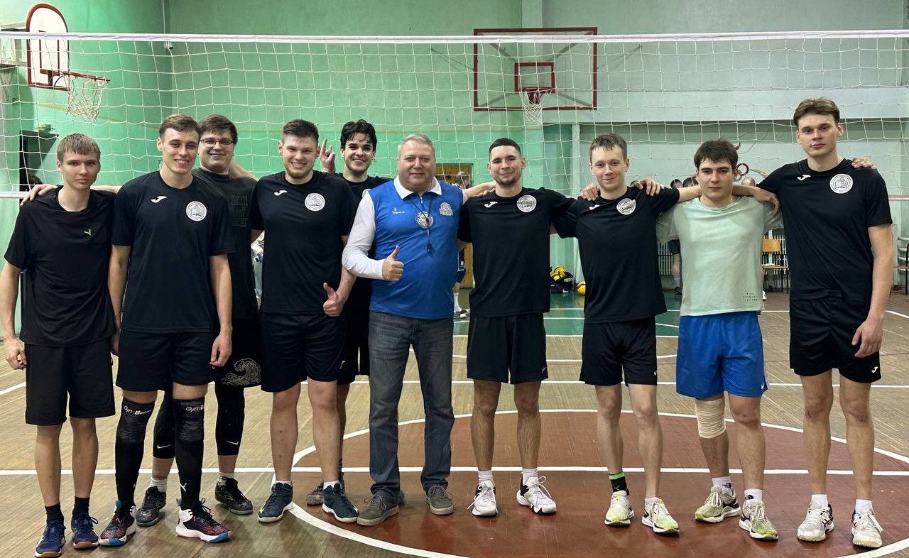 Вітаємо наших спортсменів з успішним дебютом на Чемпіонаті з волейболу у Харкові!