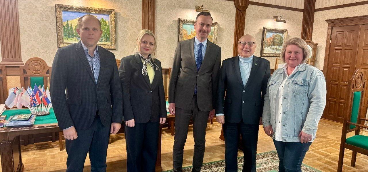 ХНЕУ ім. С. Кузнеця зустрівся з представниками МЗС України: нові можливості для студентів та викладачів