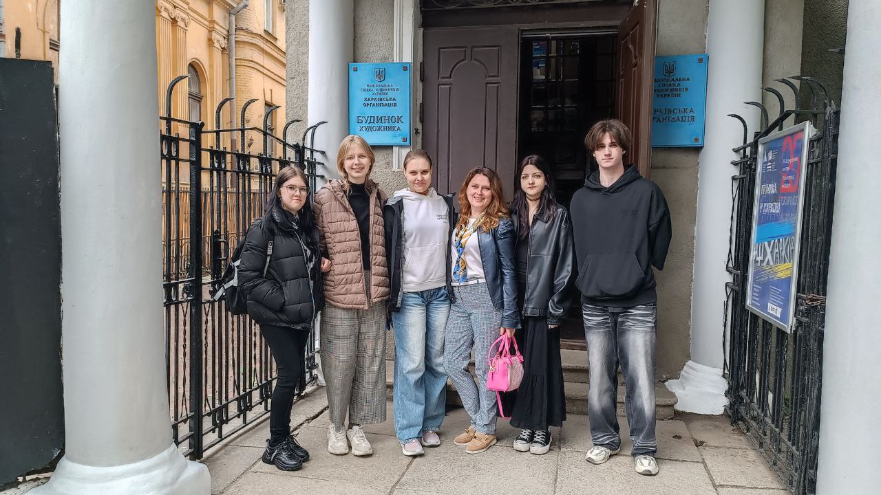Вітаємо викладачів кафедри креативного менеджменту та дизайну ХНЕУ ім. С. Кузнеця з почесними відзнаками!