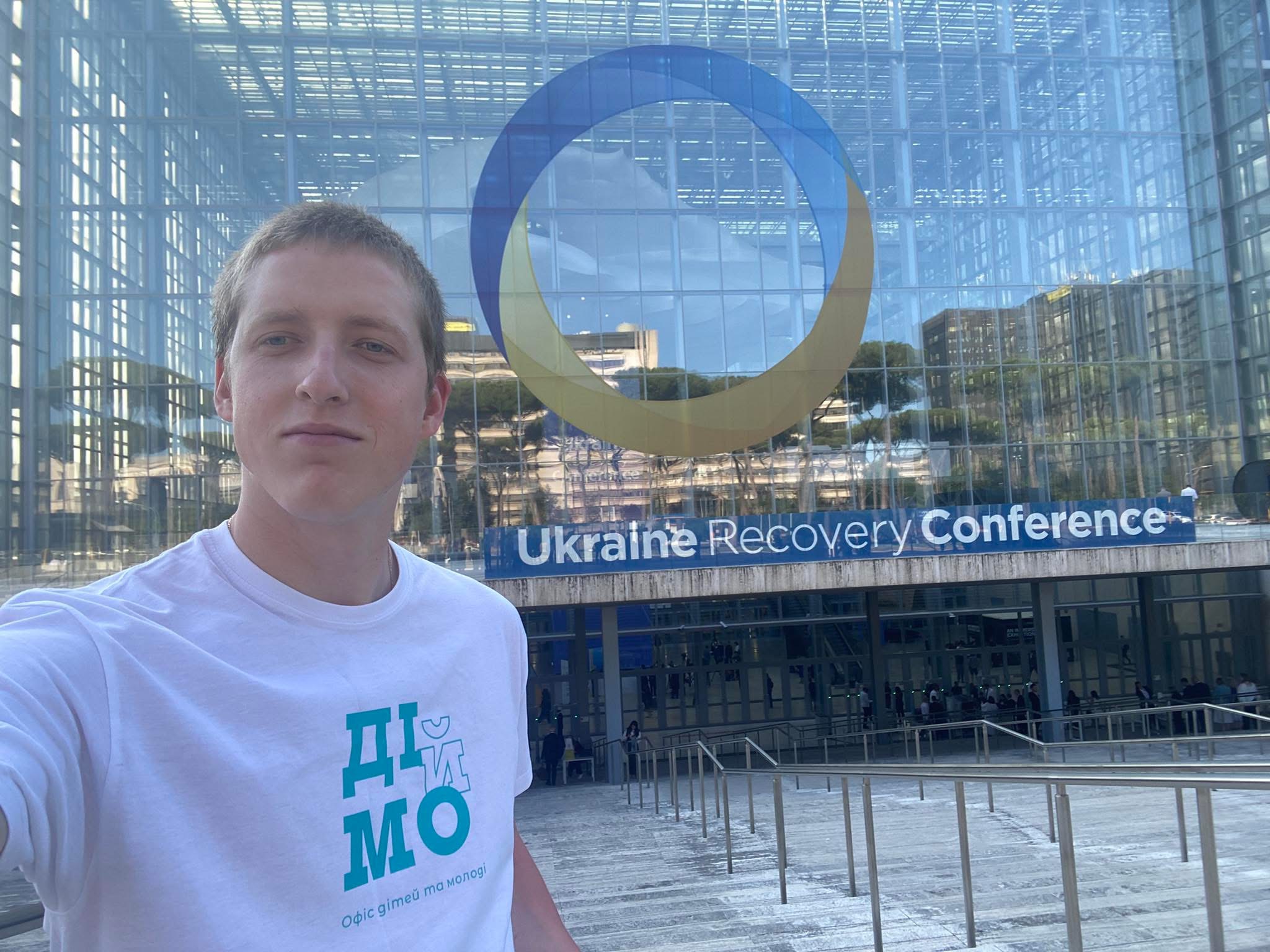 Студент ХНЕУ ім. С. Кузнеця Кирило Невдоха виступив на «Ukraine Recovery Conference 2025» у Римі