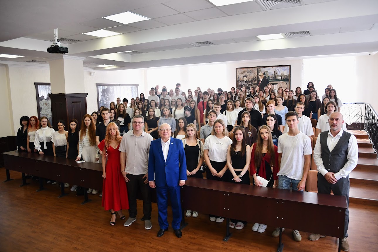 Зустріч студентів Навчально-наукового інституту менеджменту і маркетингу з керівництвом університету