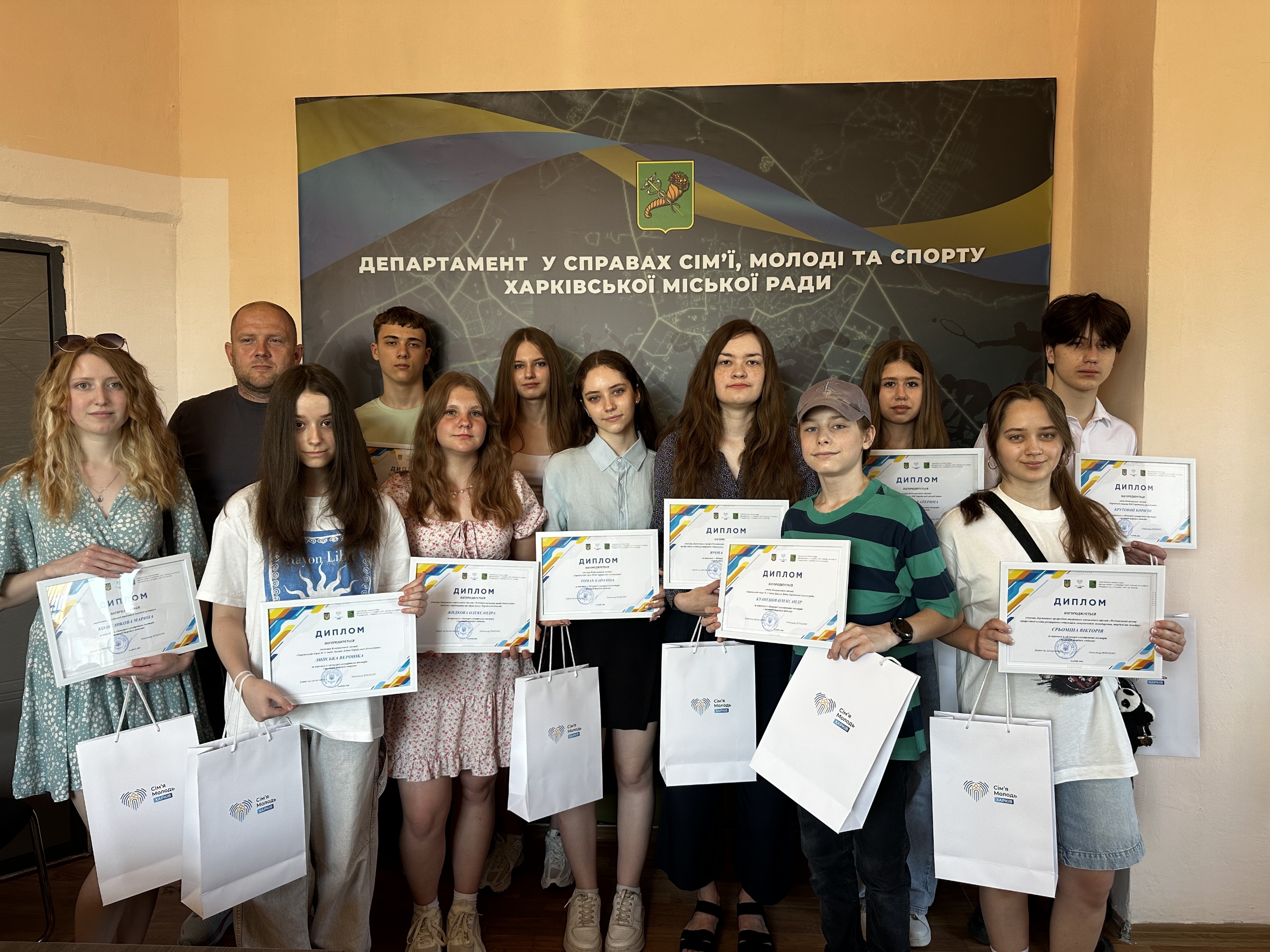 Студентка ХНЕУ ім. С. Кузнеця стала переможницею міського конкурсу з протидії торгівлі людьми!