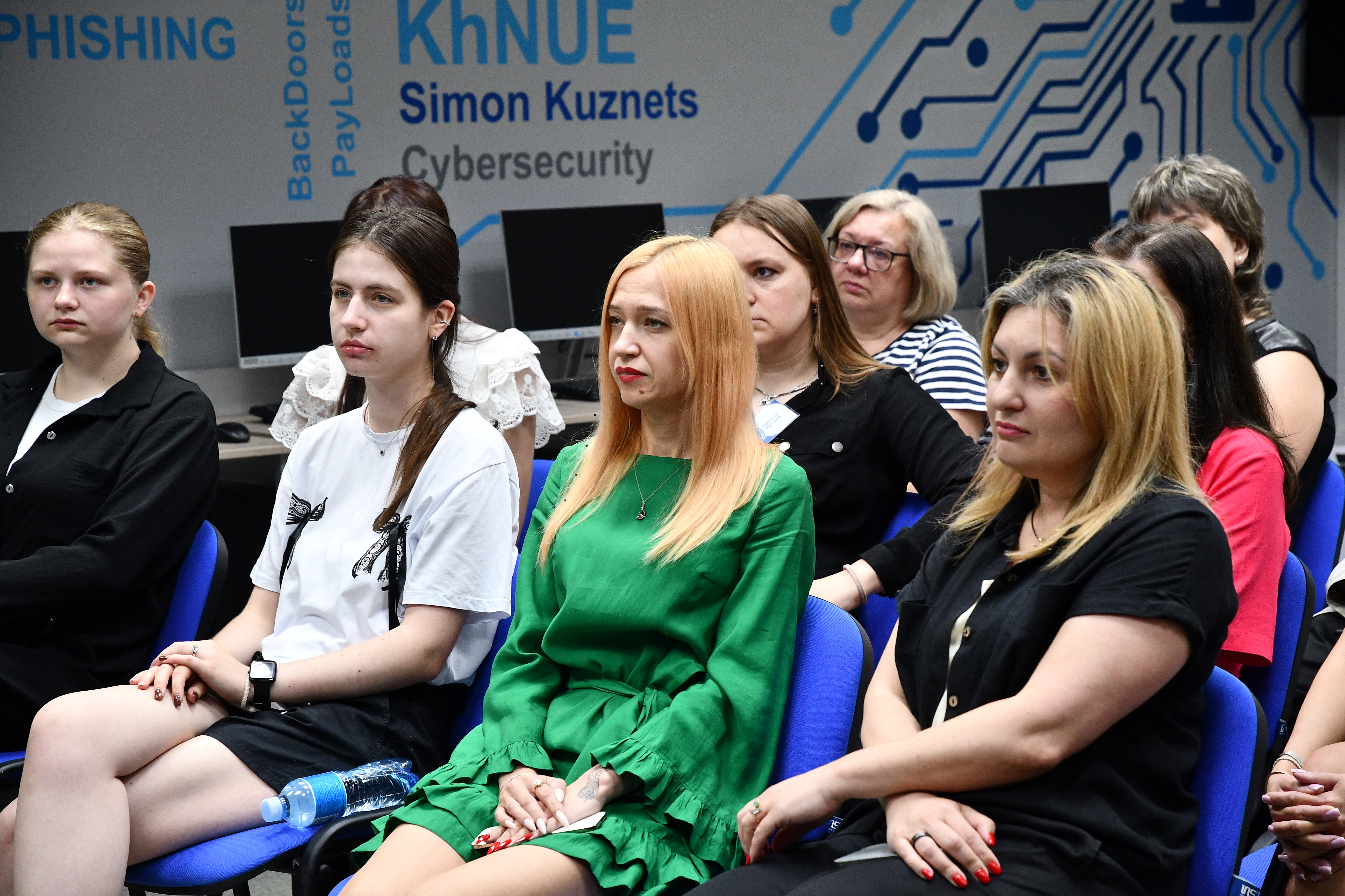 Пам’ять, що формує силу: у ХНЕУ ім. С. Кузнеця відзначили День українських миротворців