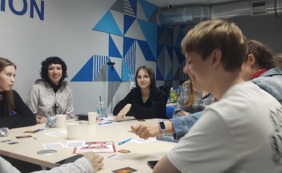 У ХНЕУ ім. С. Кузнеця відбувся вечір настільних ігор у межах студентського проєкту «Точка дотику»